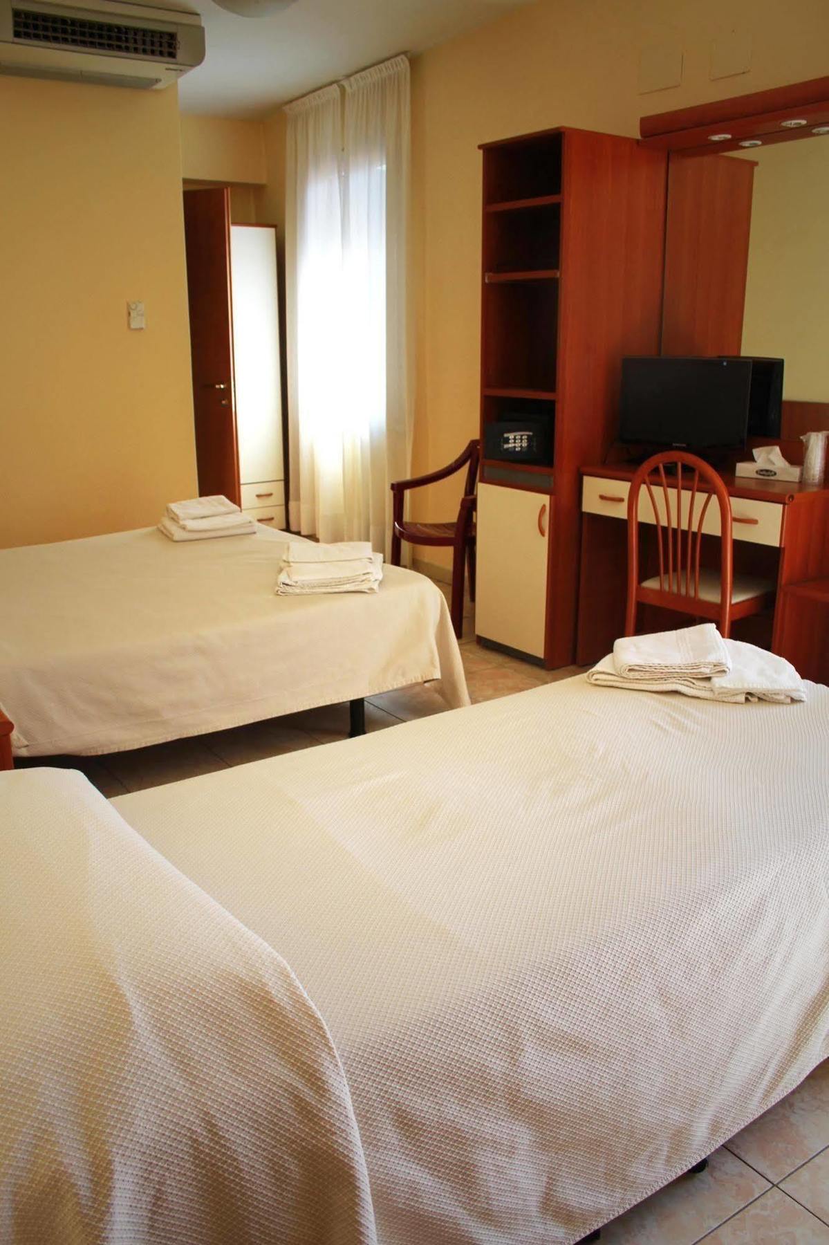 Hotel Mary La Spezia Esterno foto